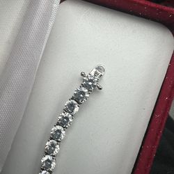 Silver Diamond Studded Tennis Bracelet. 