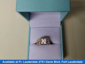 Women's Ring - Yellow Gold 10k (.417) 2.5 grams Size 7.5