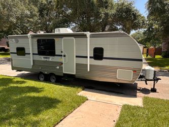 2019 Shasta 29ft bunk house