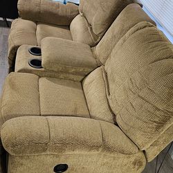 Loveseat with manual recliner