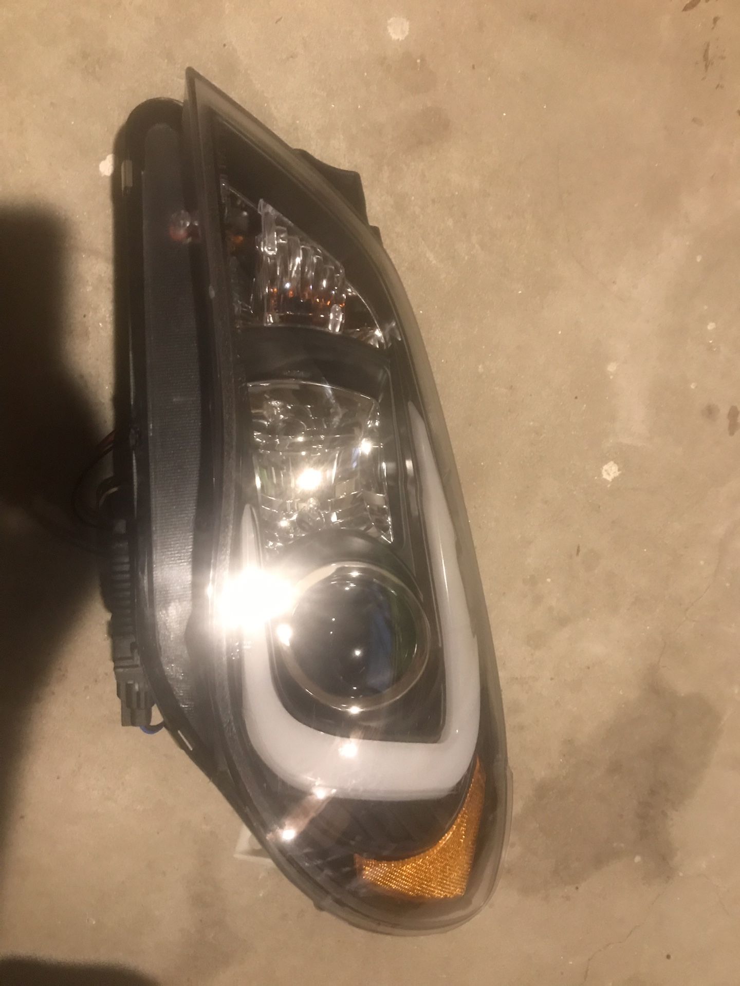 Spyder Subaru STi Projector Headlight - Xenon/HID