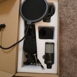 Podcast  Microphone w/ Pop Filter 