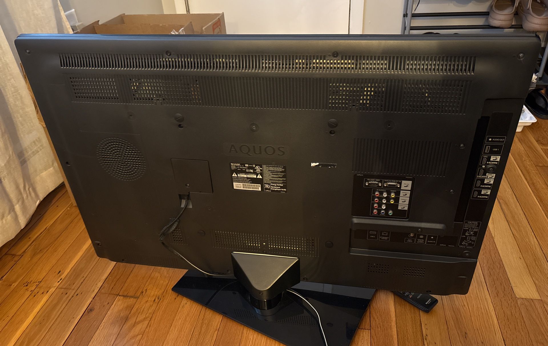 TV Sharp Aquos Quattron