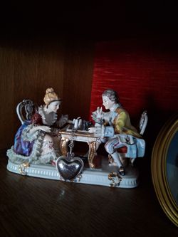 Vintage capodiamonte piece.