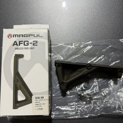 Mag Pull Angled Fore Grip 