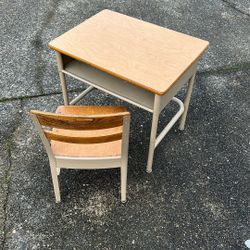 Kids Desk And Chair