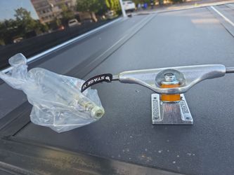 Independent stage 11 silver NEW trucks