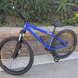 Haro Steel Reserve 1.1 Dirt Jumper bike