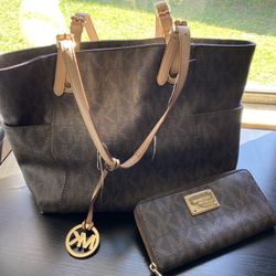 Michael Kors purse and matching wallet