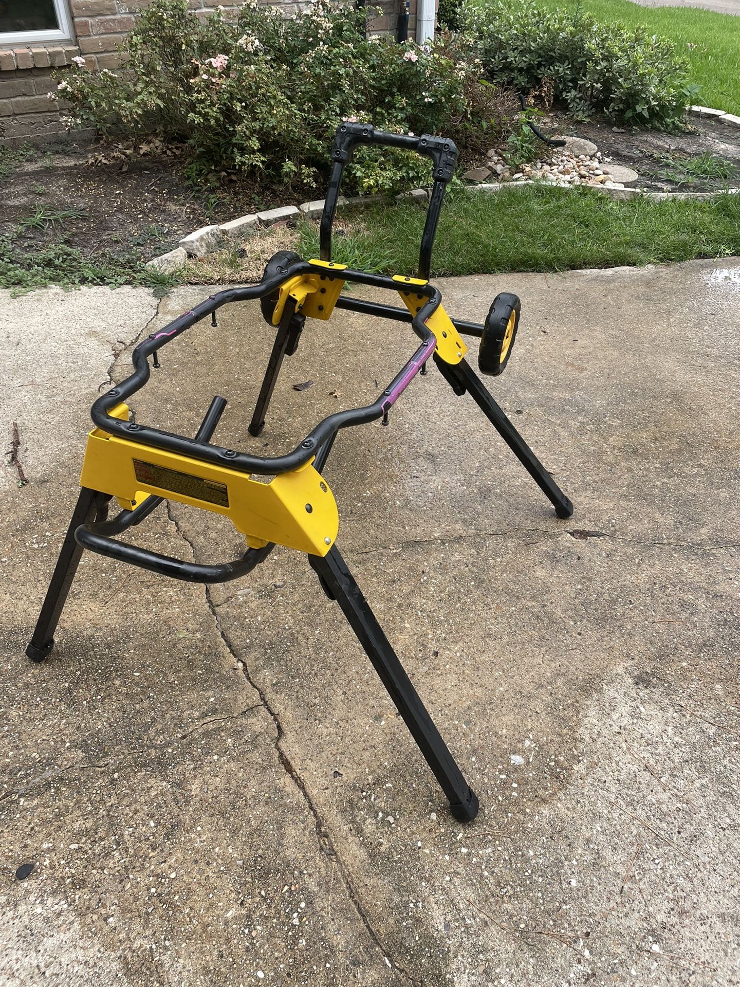 Dewalt Foldable Rolling Table Saw Stand DWE74911