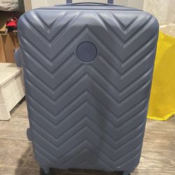  Vince Camuto Rolling Carry On With Hard Cover 22 X 10