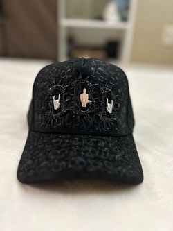 Caps