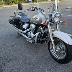 Kawasaki Vulcan Vn900c 
