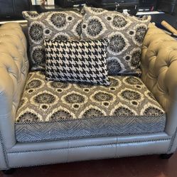 Love Seat 