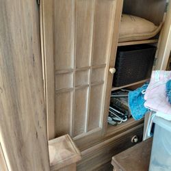 5 Piece Wood Bedroom Suite 