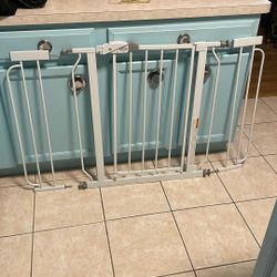 Adjustable Doggie/baby Wide Gate
