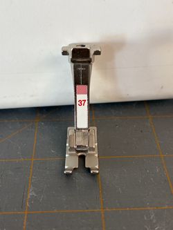 Bernina Sewing Machine Presser Foot No. 37