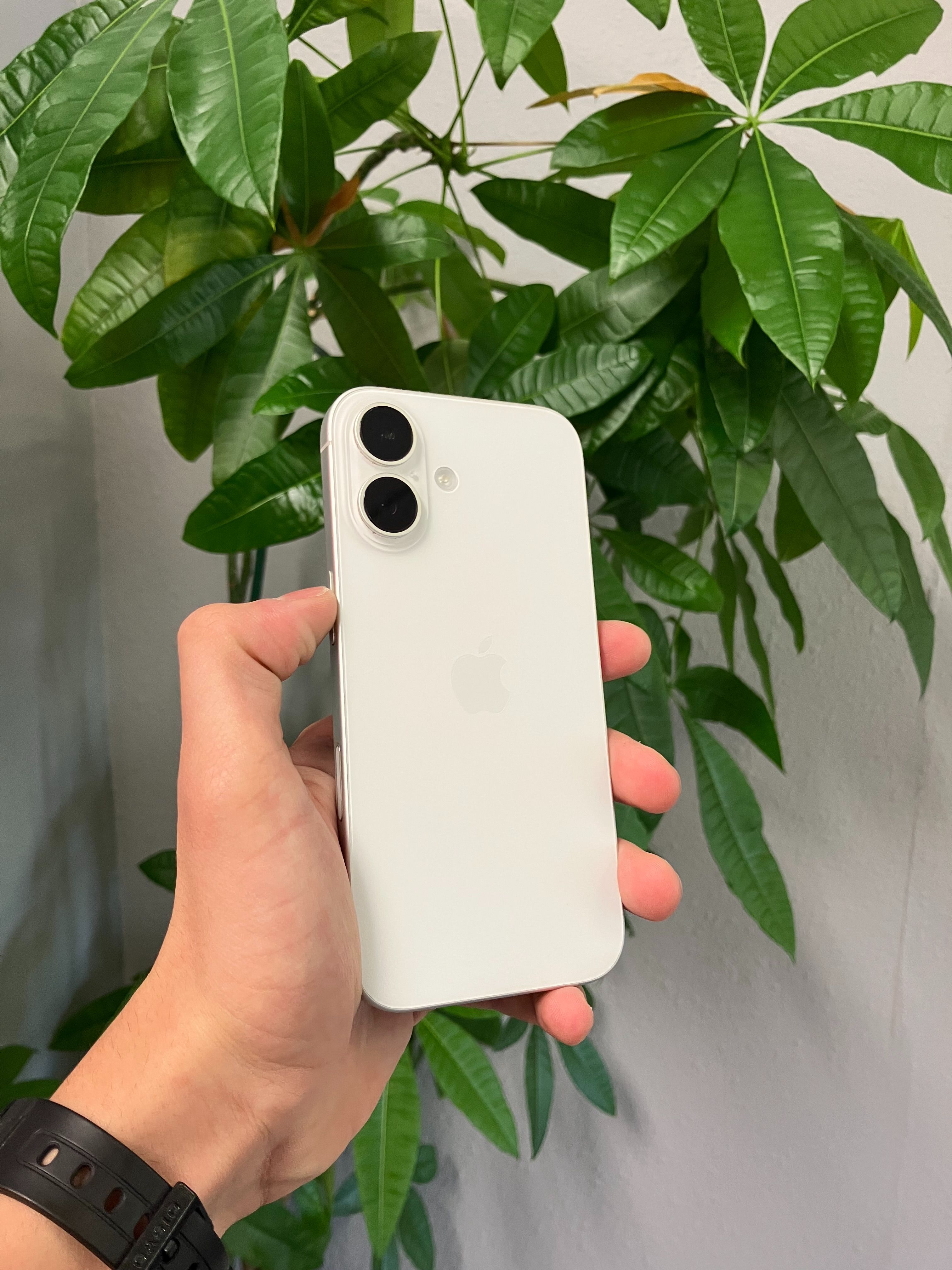 iPhone 16 - AT&T/Cricket - 128GB