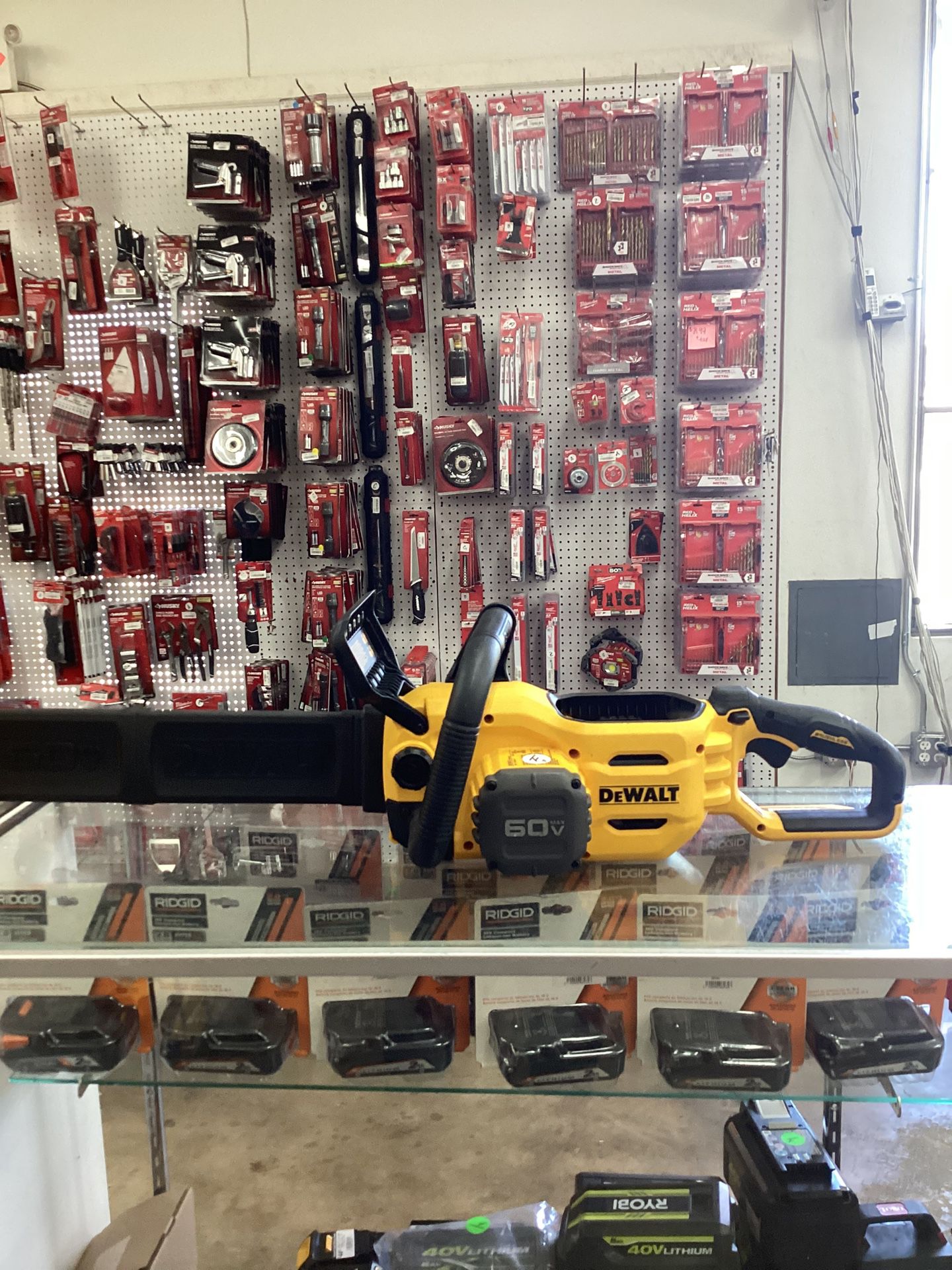 DEWALT 60V MAX 18in. Brushless Battery Powered Chainsaw (Tool Only)