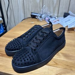 Christian Louboutin men's shoes. Genuine leather, 猄 leather. 42 to 45 yards. No packaging