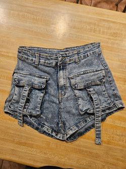 Daisy Cargo Denim Shorts Size S