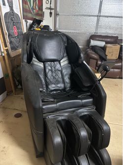 Full Body Massage Chair (Has Zero Gravity + Heat Options)