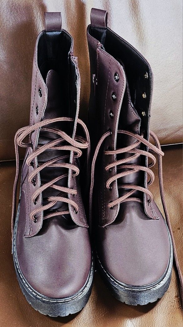 Forever 21 Women Black Lace Up Combat Boots Lug Sole Size 10