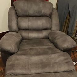 Reclinable Chair New Never Used