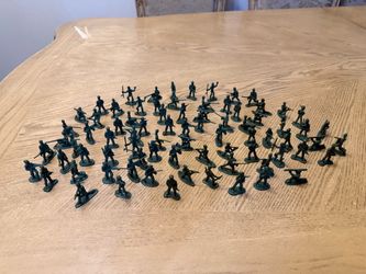 Mini soldiers toy lot