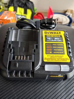 DeWalt 12v/20v MAX battery charger 4 amp DCB1104
