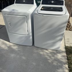 Washer And Electric Drayer FRIGIDAIRE