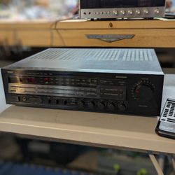 Yamaha AVX-100U Amplifier 