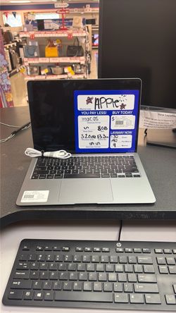Apple MacBook 13.3" 8GB Laptop