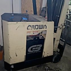 Crown 30rctt Stand Up Pallet Stacker Forklift