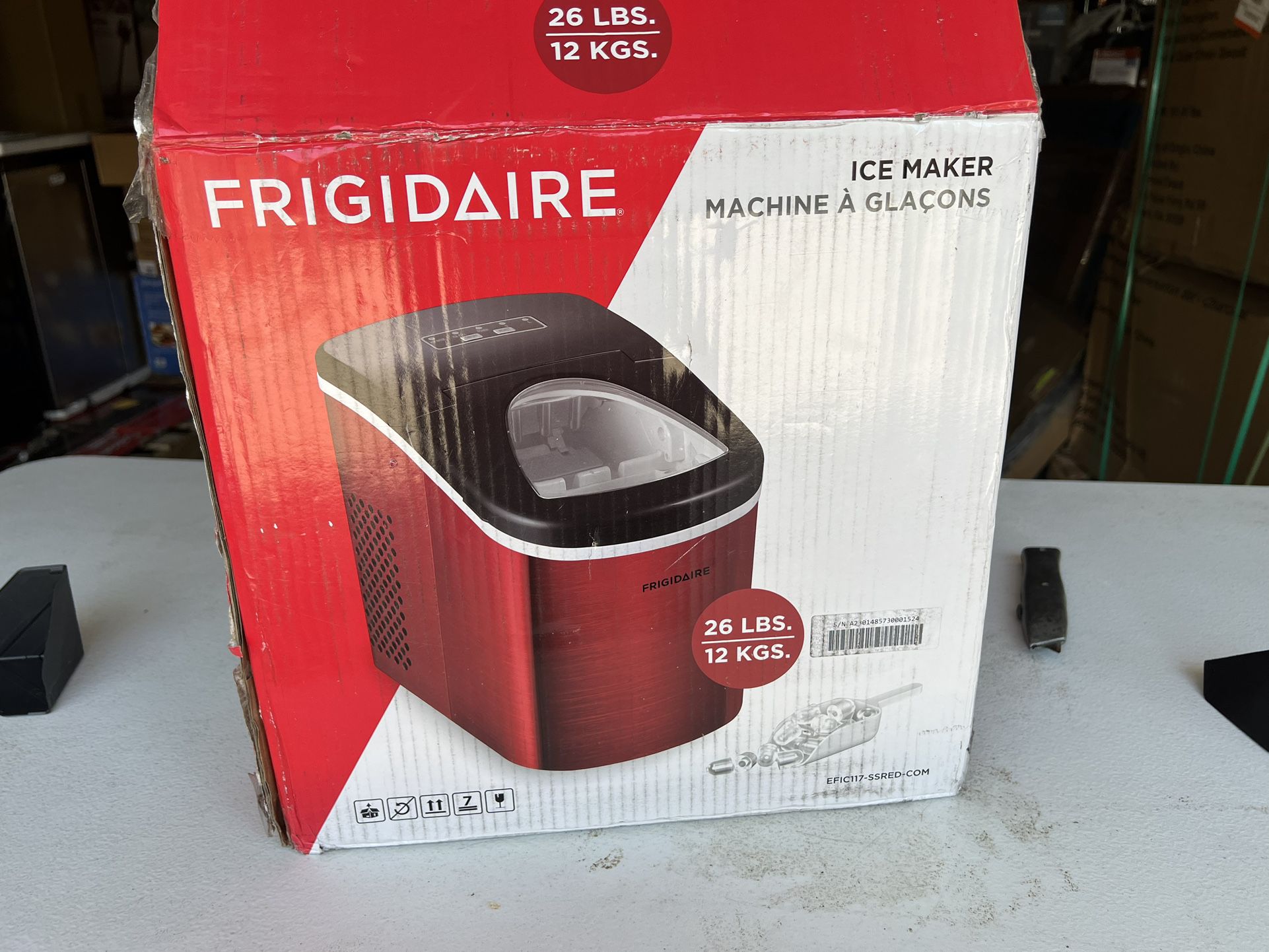 Frigidaire 26 lb. Portable Counter Top Ice Maker