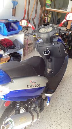 Fiji 200 X-PRO motor scooter
