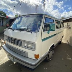 Volkswagen Vanagon Bus