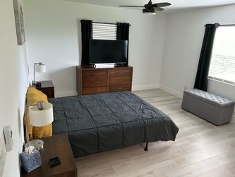 Bedroom furniture queen size