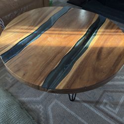 Center table (Live Edge)