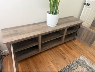 Modern Farmhouse Wooden TV Stand (up To 80 Inch Tv’s)