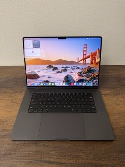 16" MacBook Pro M3 Pro 12 Core*36GB RAM*512GB SSD