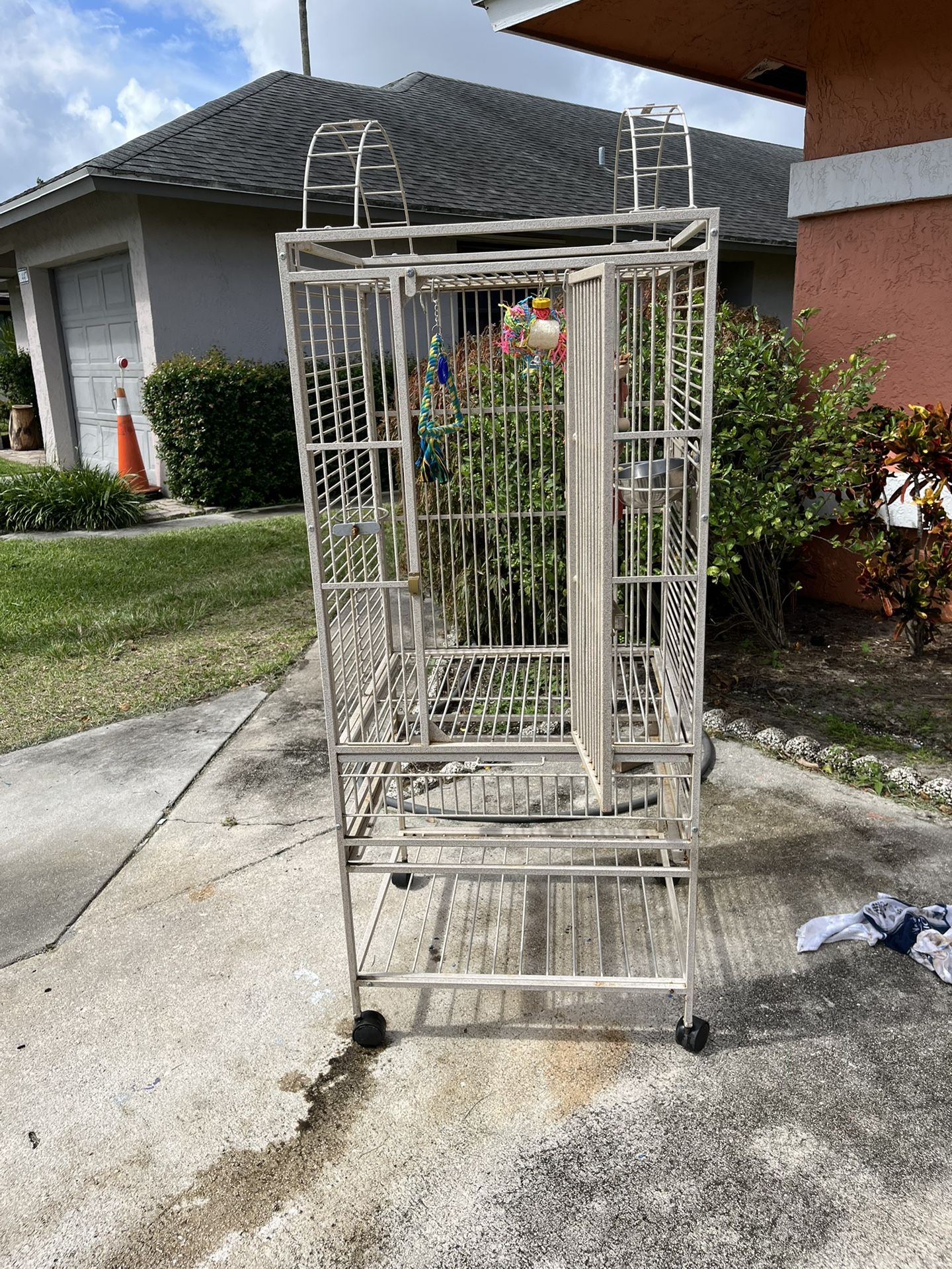 Parrot/ Bird Cage
