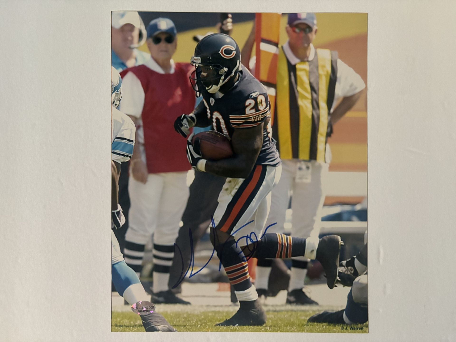 Thomas Jones Bears Autographed Photo