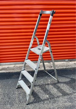 5 Ft Aluminum Step Ladder
