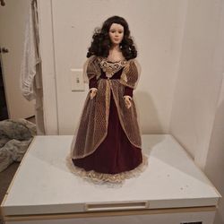 Hey , a person doll , very beautiful , pick a bone