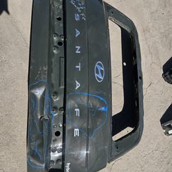 Hyundai Santa Fe  Tailgate Liftgate Oem  24 To 26