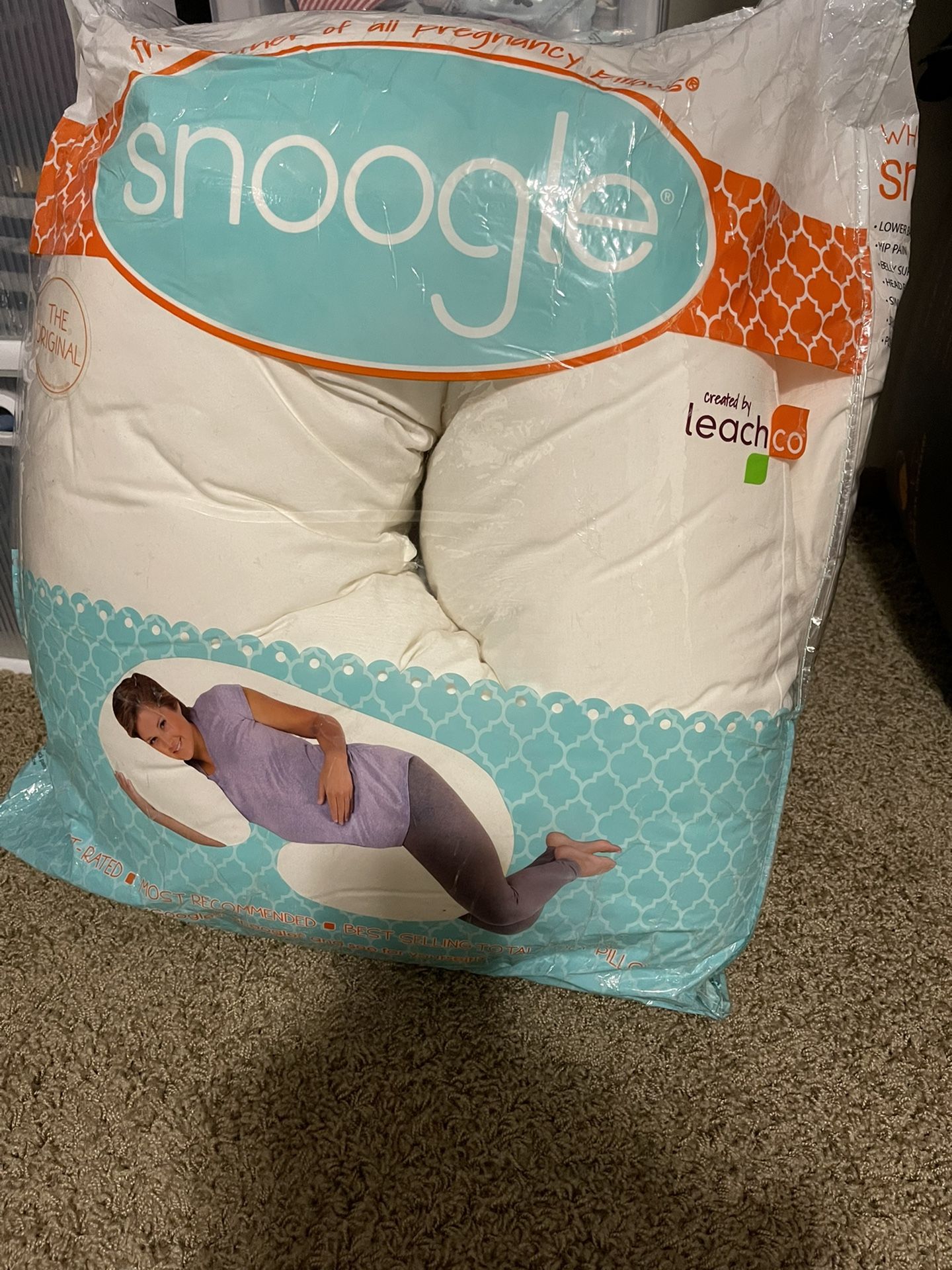 Snoogle Leach Pregnancy Pillow