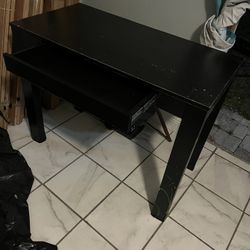 Black Desk