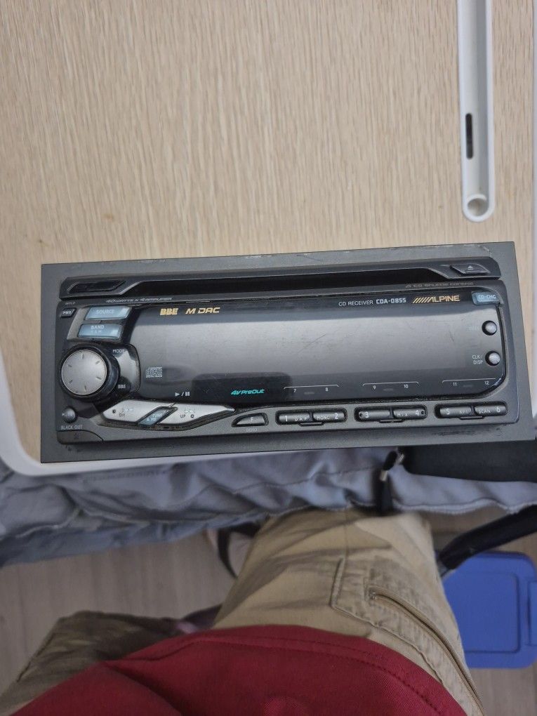ALPINE CD RECEIVER