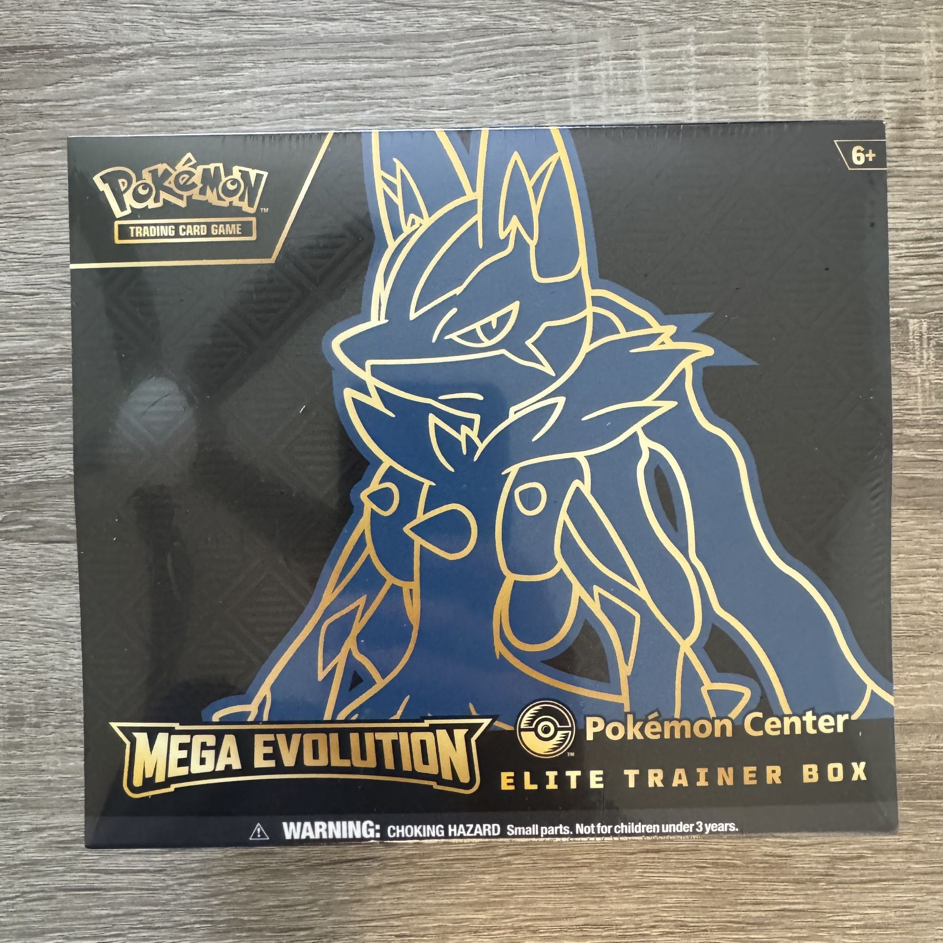 Pokémon Mega Evolution Lucario Elite Trainer Box (Pokémon Center)